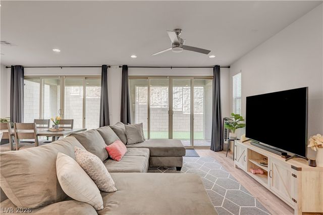 81 Moon Hill Drive, Henderson, NV 89011