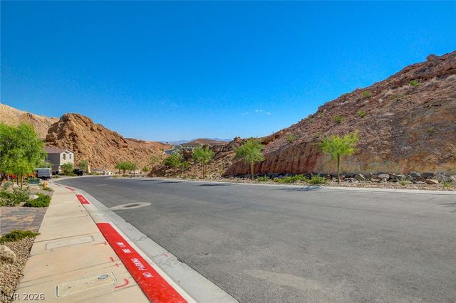 81 Moon Hill Drive, Henderson, NV 89011