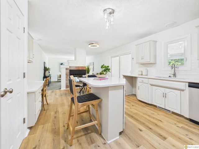 14812 H Street, Omaha, NE 68137