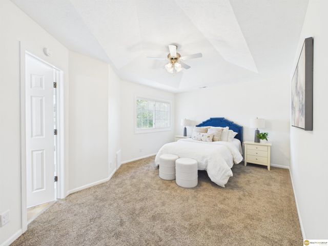 14812 H Street, Omaha, NE 68137