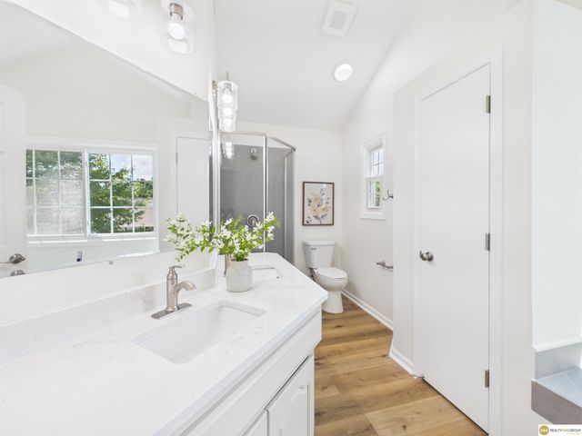 14812 H Street, Omaha, NE 68137