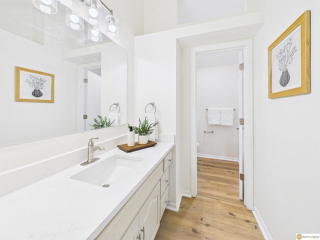 14812 H Street, Omaha, NE 68137