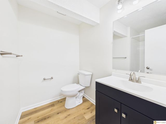 14812 H Street, Omaha, NE 68137