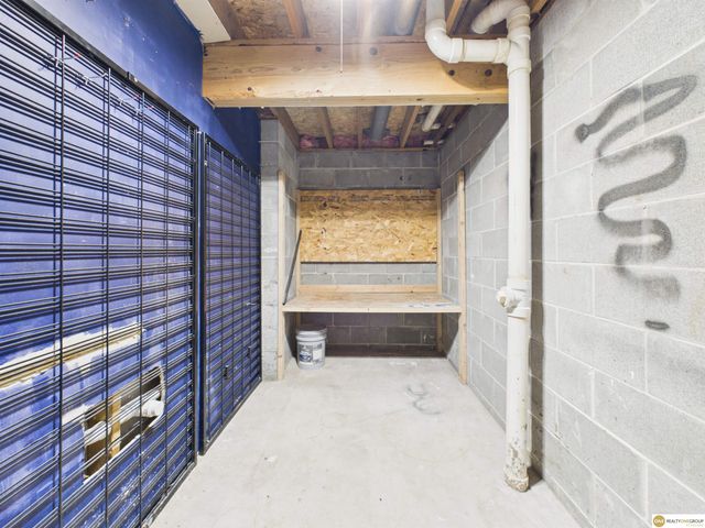 14812 H Street, Omaha, NE 68137