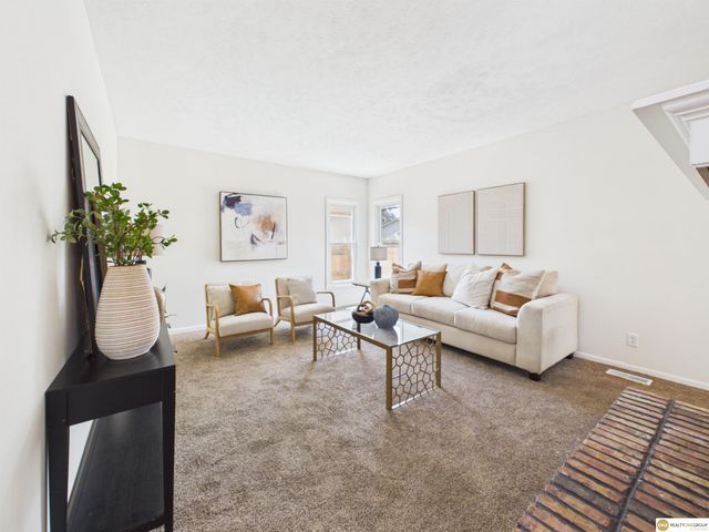 14812 H Street, Omaha, NE 68137