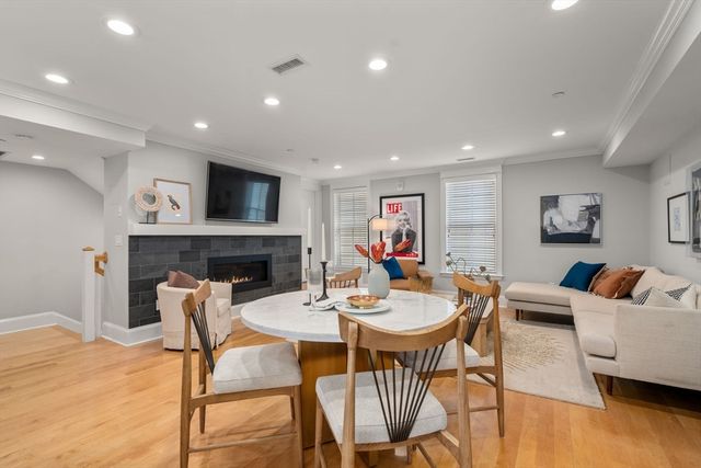 893 E Second St 9, Boston, MA 02127