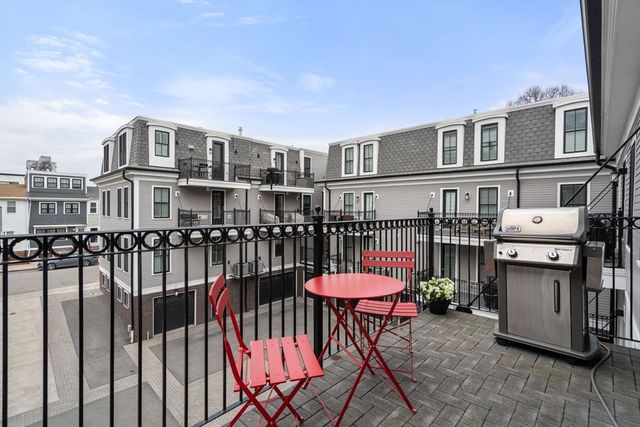 893 E Second St 9, Boston, MA 02127