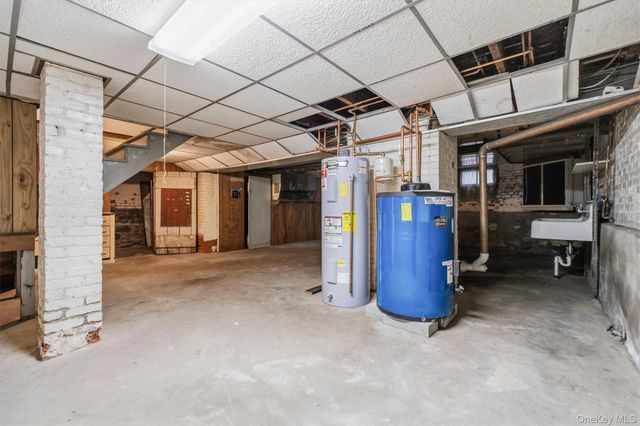 11 Balding Avenue, Poughkeepsie, NY 12601