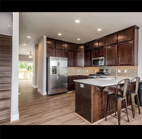1567 Suite B Brooks Avenue Suite B, Fayetteville, AR 72701