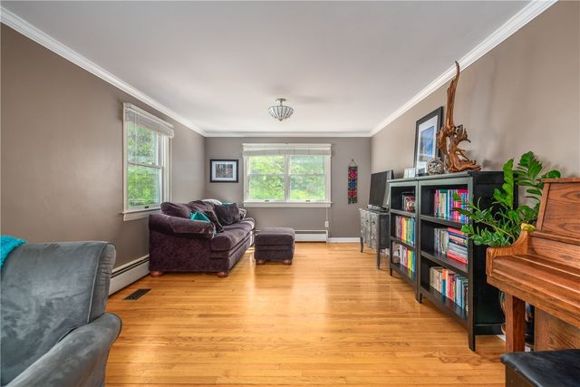 33 Wilbur Road, Lincoln, RI 02865