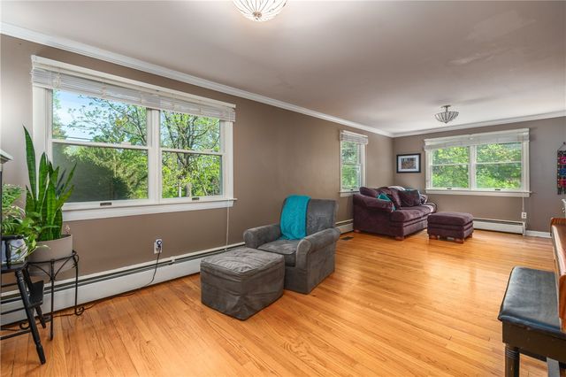 33 Wilbur Road, Lincoln, RI 02865
