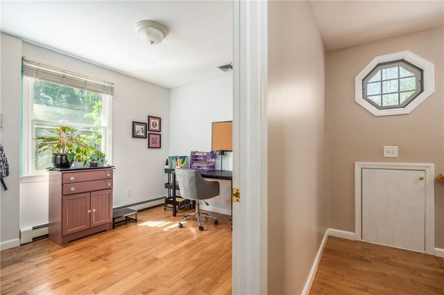 33 Wilbur Road, Lincoln, RI 02865