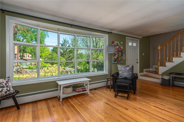 33 Wilbur Road, Lincoln, RI 02865