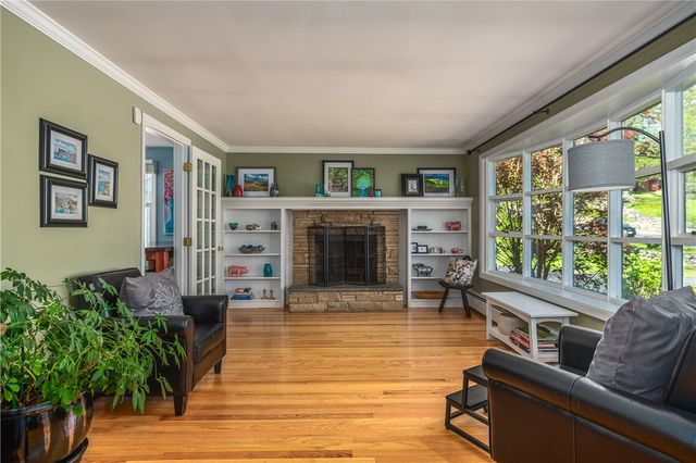 33 Wilbur Road, Lincoln, RI 02865