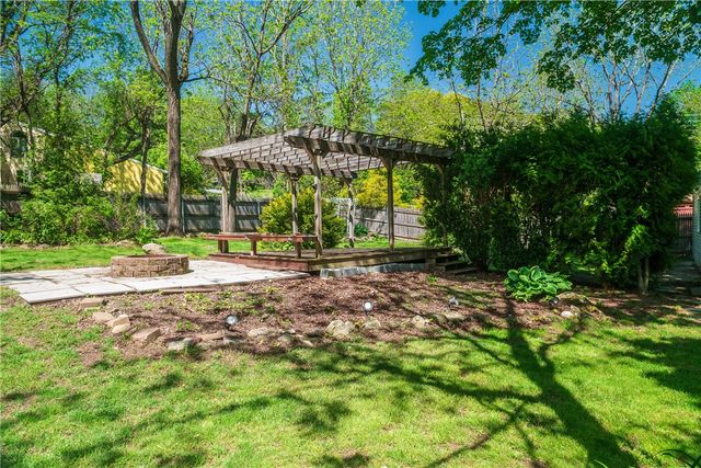 33 Wilbur Road, Lincoln, RI 02865