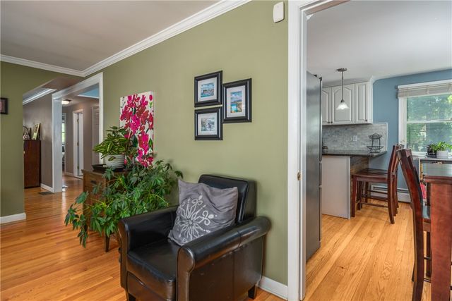 33 Wilbur Road, Lincoln, RI 02865