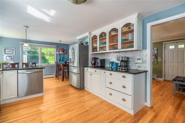 33 Wilbur Road, Lincoln, RI 02865