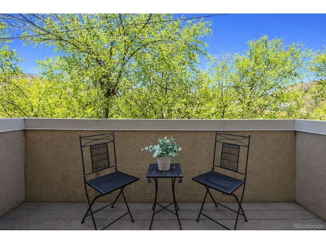 722 Washington Ave 306, Golden, CO 80401