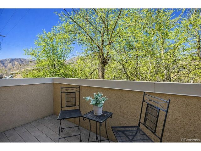 722 Washington Ave 306, Golden, CO 80401