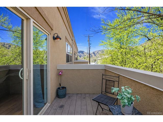 722 Washington Ave 306, Golden, CO 80401