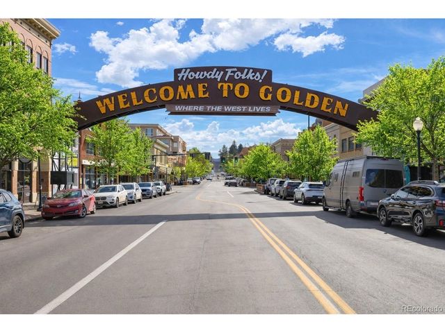 722 Washington Ave 306, Golden, CO 80401