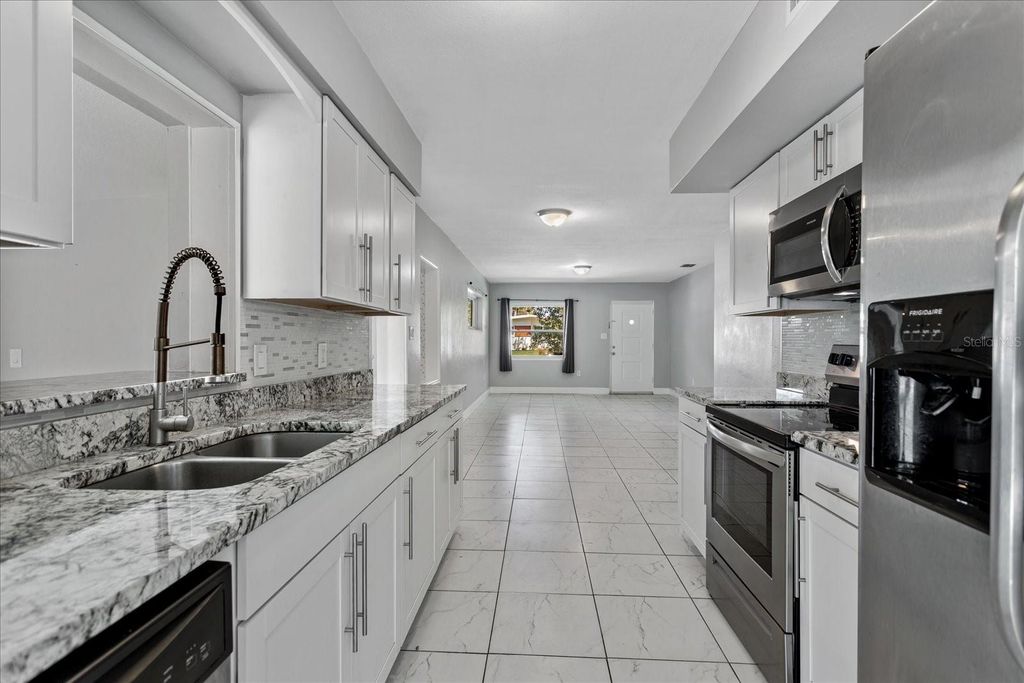 Image 9 of property listing at 3522 PRICE AVENUE, Orlando, FL 32806