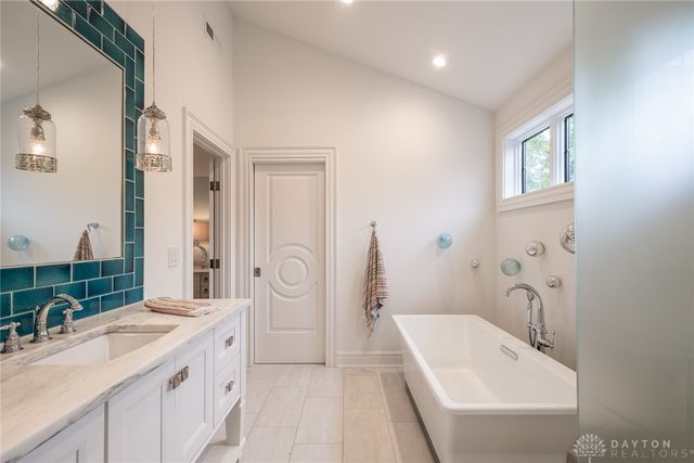 2081 Forest Bend Drive, Beavercreek Twp, OH 45385