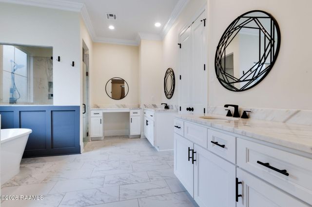 210 Treescape Drive, Lafayette, LA 70508