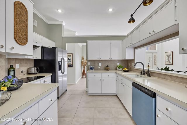 3275 W Daffodil Drive, Beverly Hills, FL 34465