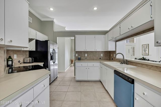 3275 W Daffodil Drive, Beverly Hills, FL 34465