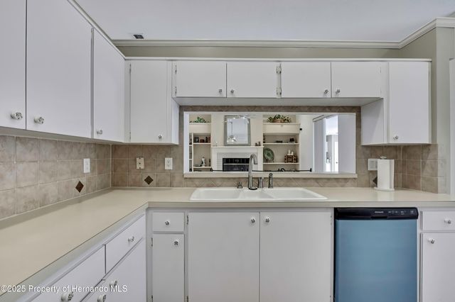 3275 W Daffodil Drive, Beverly Hills, FL 34465