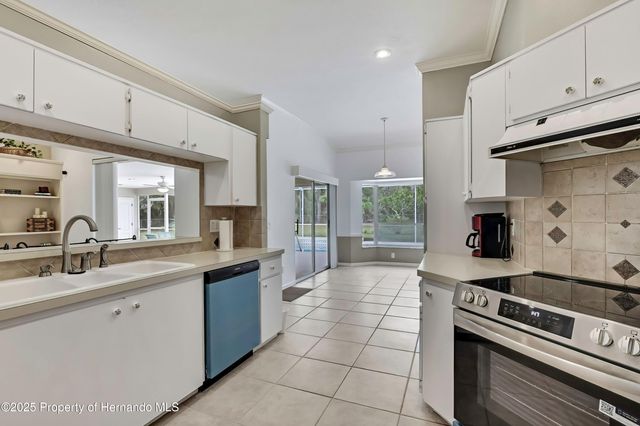 3275 W Daffodil Drive, Beverly Hills, FL 34465