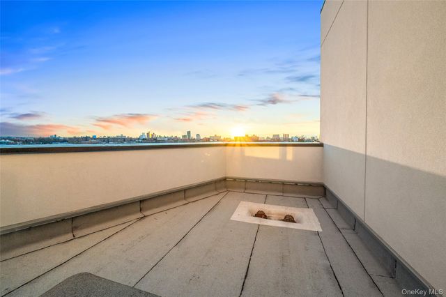 150-02 Northern Boulevard 6A, Flushing, NY 11354