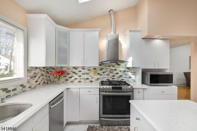 81 Hastings Ave, Nutley Twp., NJ 07110