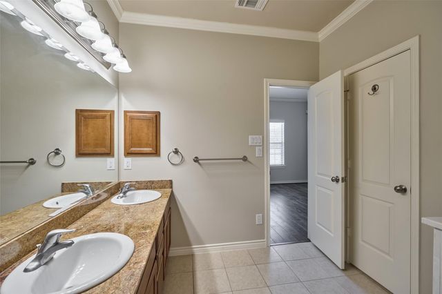 2738 Misty Heath Lane, Houston, TX 77082