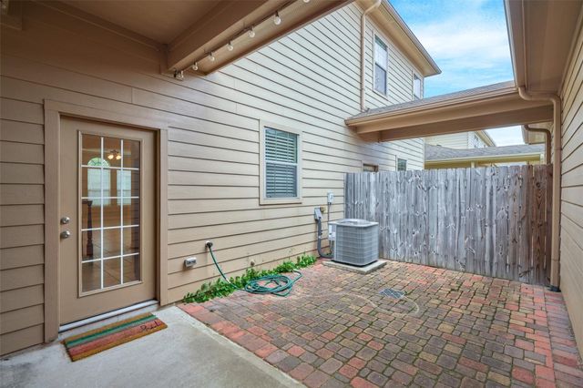 2738 Misty Heath Lane, Houston, TX 77082