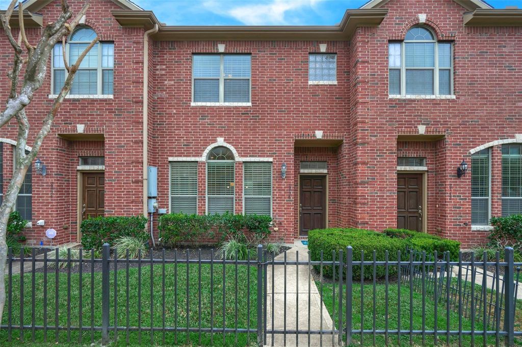 2738 Misty Heath Lane, Houston, TX 77082