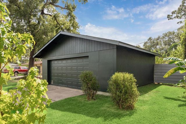10 Pine Creek Court, Houston, TX 77017