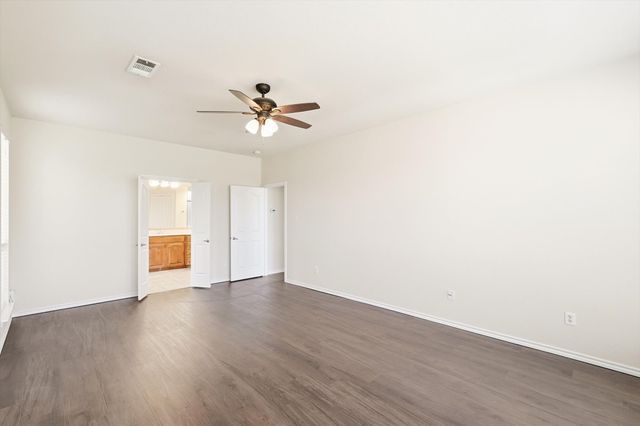 12801 Parkersburg Drive, Fort Worth, TX 76244