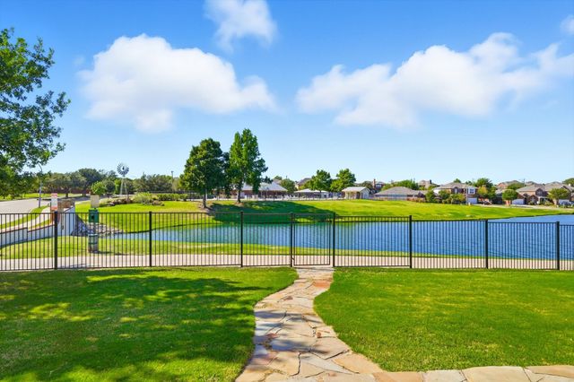 12801 Parkersburg Drive, Fort Worth, TX 76244