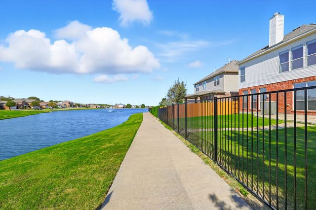 12801 Parkersburg Drive, Fort Worth, TX 76244