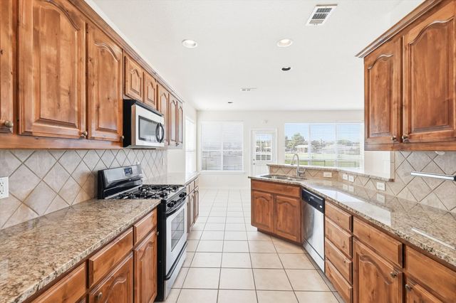 12801 Parkersburg Drive, Fort Worth, TX 76244