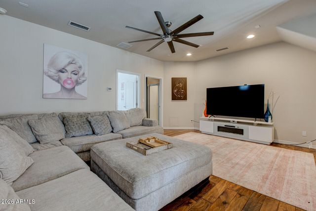 3441 E AVALON Drive, Phoenix, AZ 85018