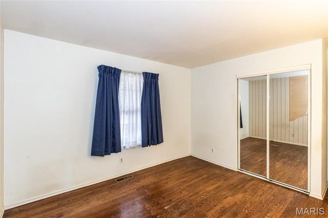 6272 Treeridge Trail, St Louis, MO 63129