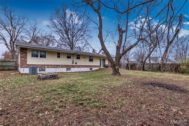 6272 Treeridge Trail, St Louis, MO 63129