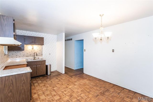 6272 Treeridge Trail, St Louis, MO 63129