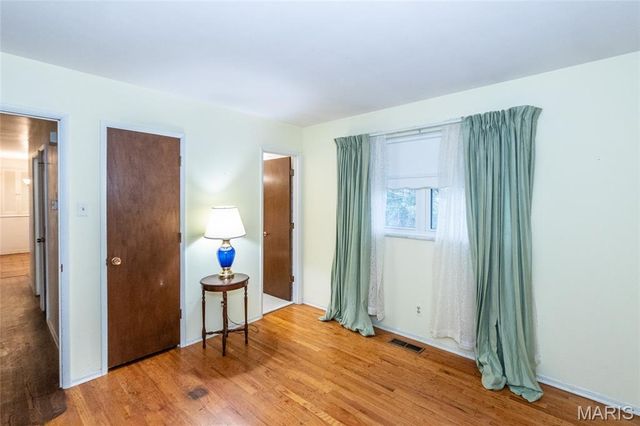 6272 Treeridge Trail, St Louis, MO 63129