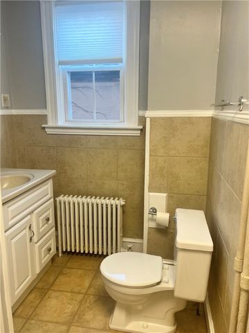 9 Sherman Street 1L, Newport, RI 02840