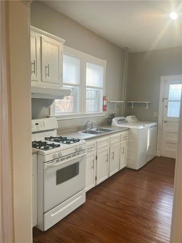 9 Sherman Street 1L, Newport, RI 02840