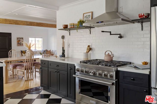 5302 Irvington Place, Los Angeles, CA 90042